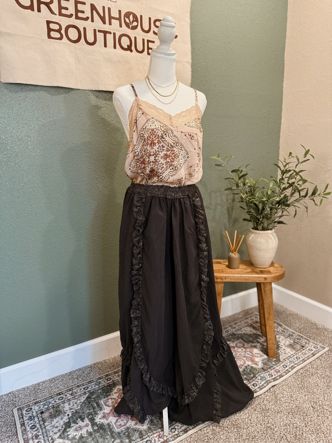 lace ruffle pants